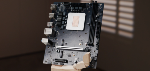 尔英推出基于英特尔酷睿 i7-13798HRE / i5-13598HRE 处理器的 MoDT 主板