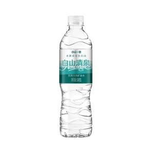 尝尝长白山天然矿泉水：白山清泉 550ml 官方 2.5 → 1.2 元闭眼囤