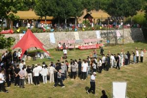 山西闻喜：番茄丰收遇上趣味运动会 乡村“丰”景活力满格