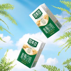 老朋友重回老价格：豆本豆唯甄豆奶 2.5 → 1.1 元 / 盒全家畅饮闭眼囤