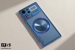 【IT之家开箱】红魔 12 Pro+ 图赏：水冷 RGB 配真全面屏，设计大胆又前卫